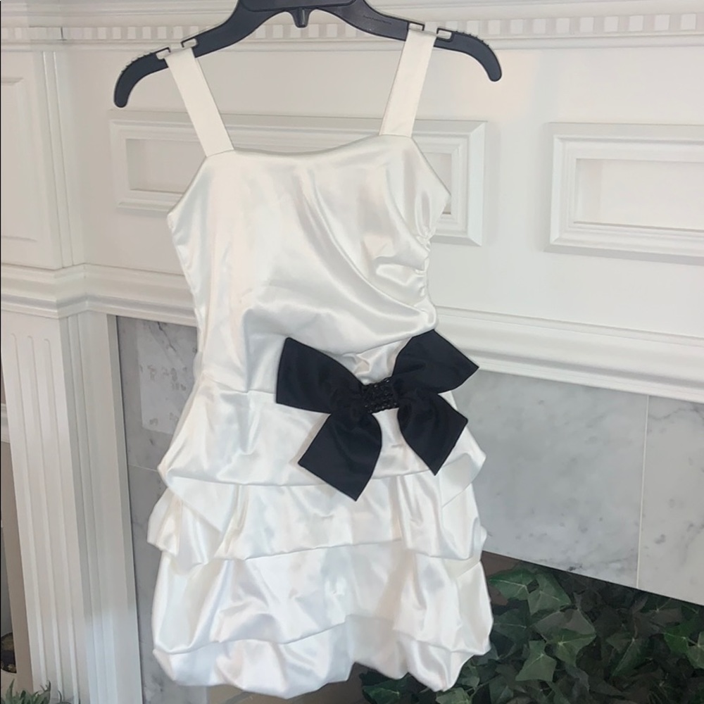 Girls NEW size 00 formal dress
